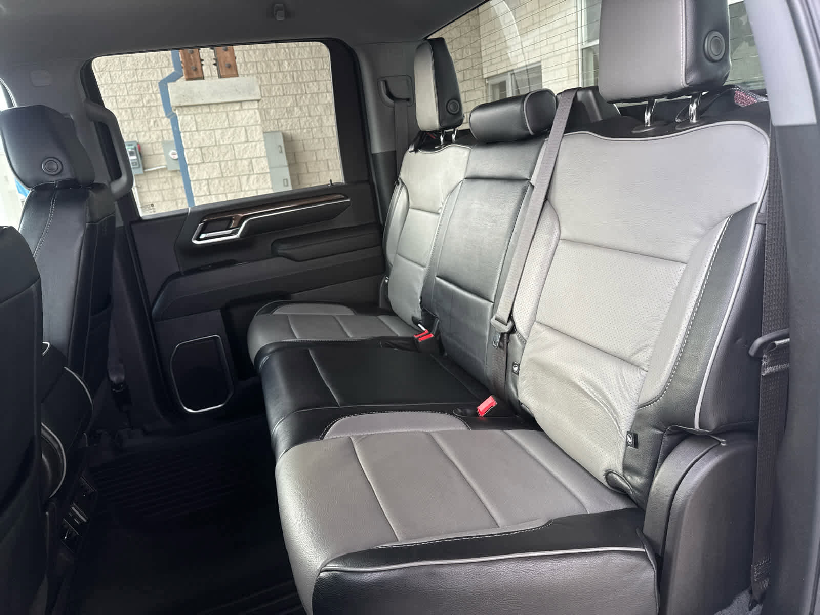 Used 2024 Chevrolet Silverado 2500 LT w/ Convenience Package image 27