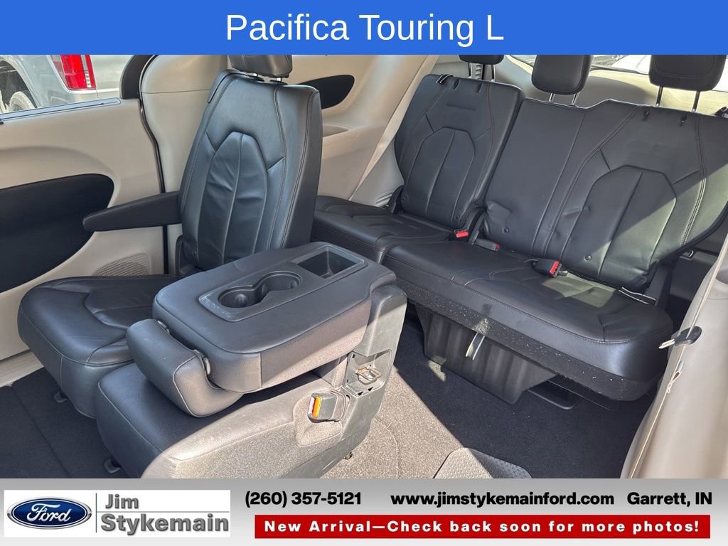 Used 2017 Chrysler Pacifica Touring-L FWD image 13