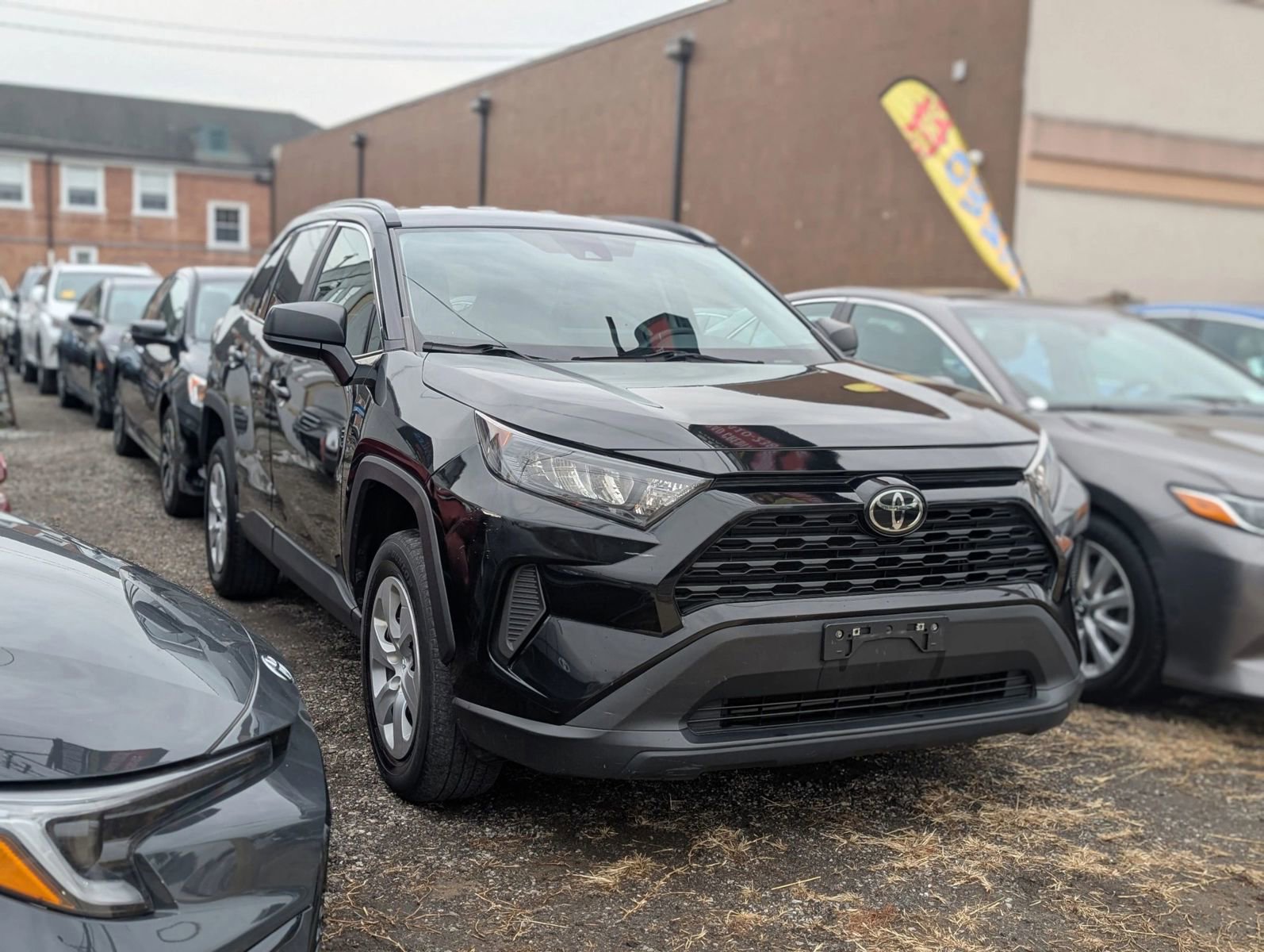 Used 2021 Toyota RAV4 LE image 18
