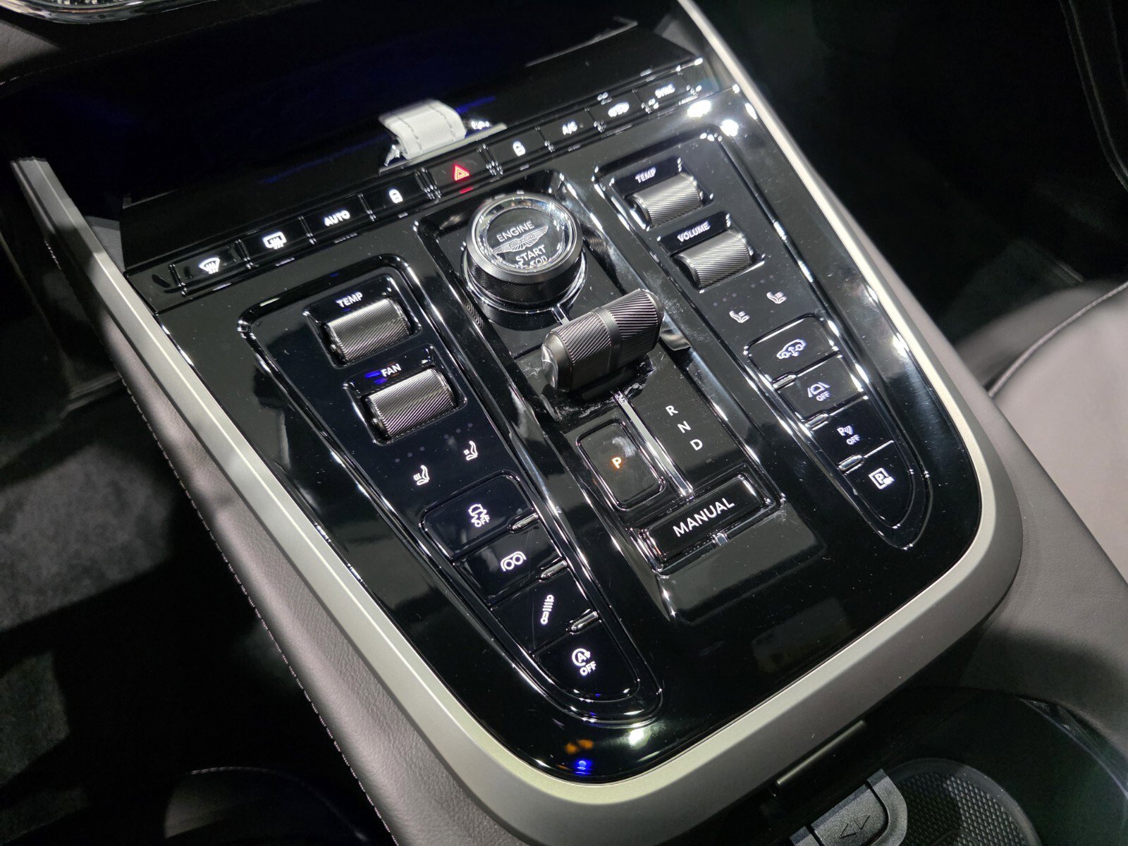 New 2026 Aston Martin DBX S image 15