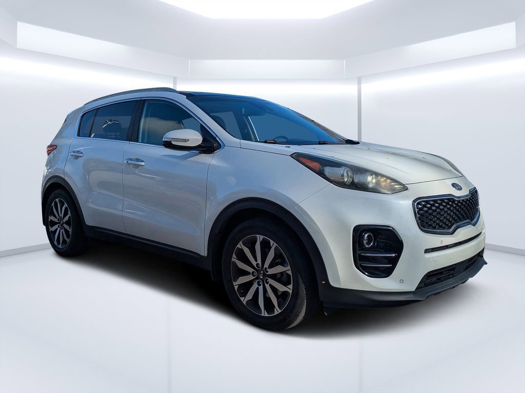 Used 2017 Kia Sportage EX w/ EX Technology Package image 2