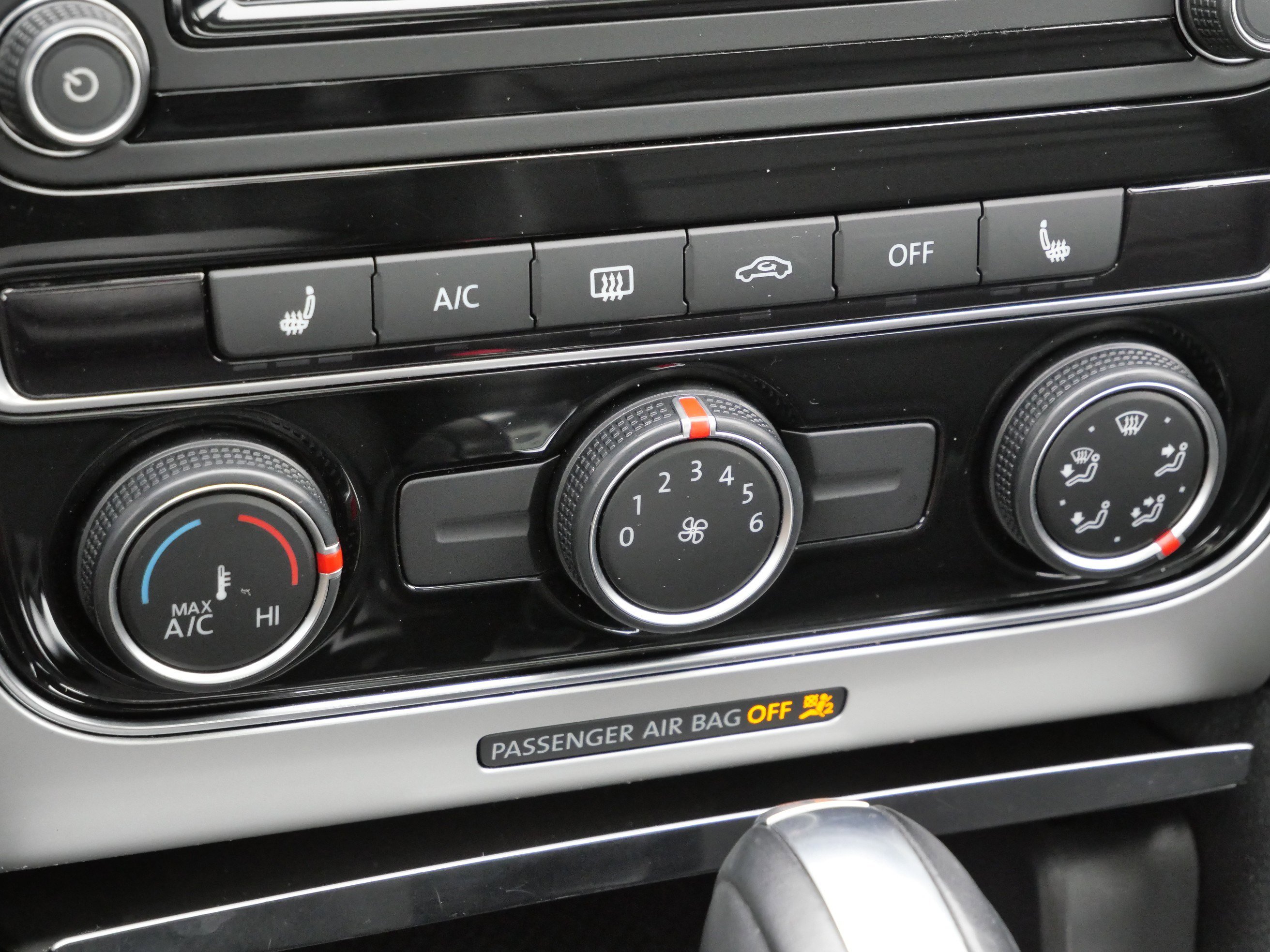 Used 2019 Volkswagen Passat 2.0T Wolfsburg image 24