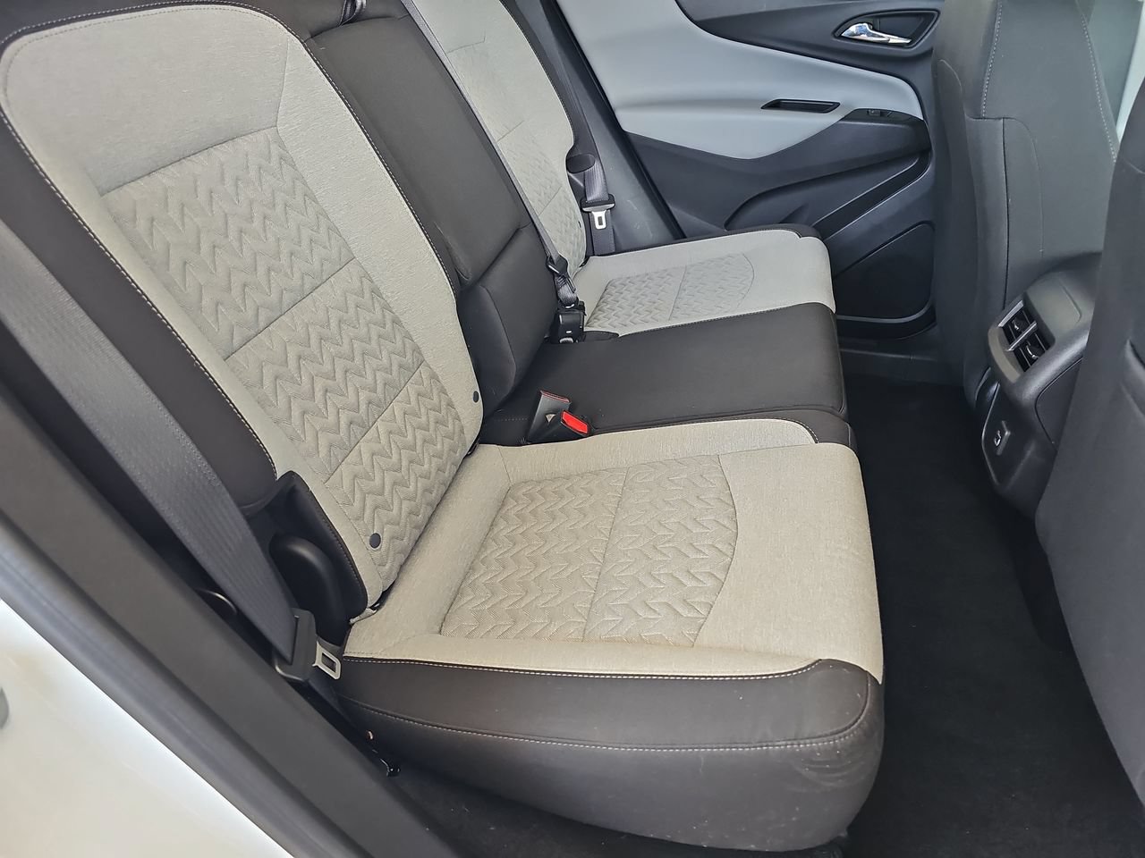Used 2024 Chevrolet Equinox LS w/ LS Convenience Package AWD/4WD image 18