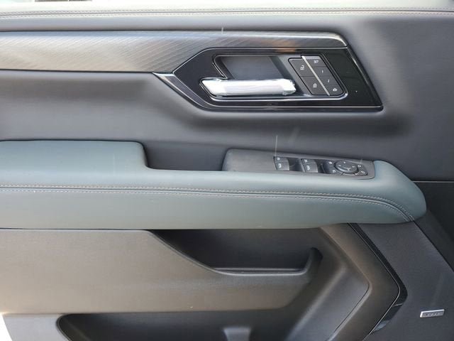 New 2026 GMC Yukon XL AT4 image 17