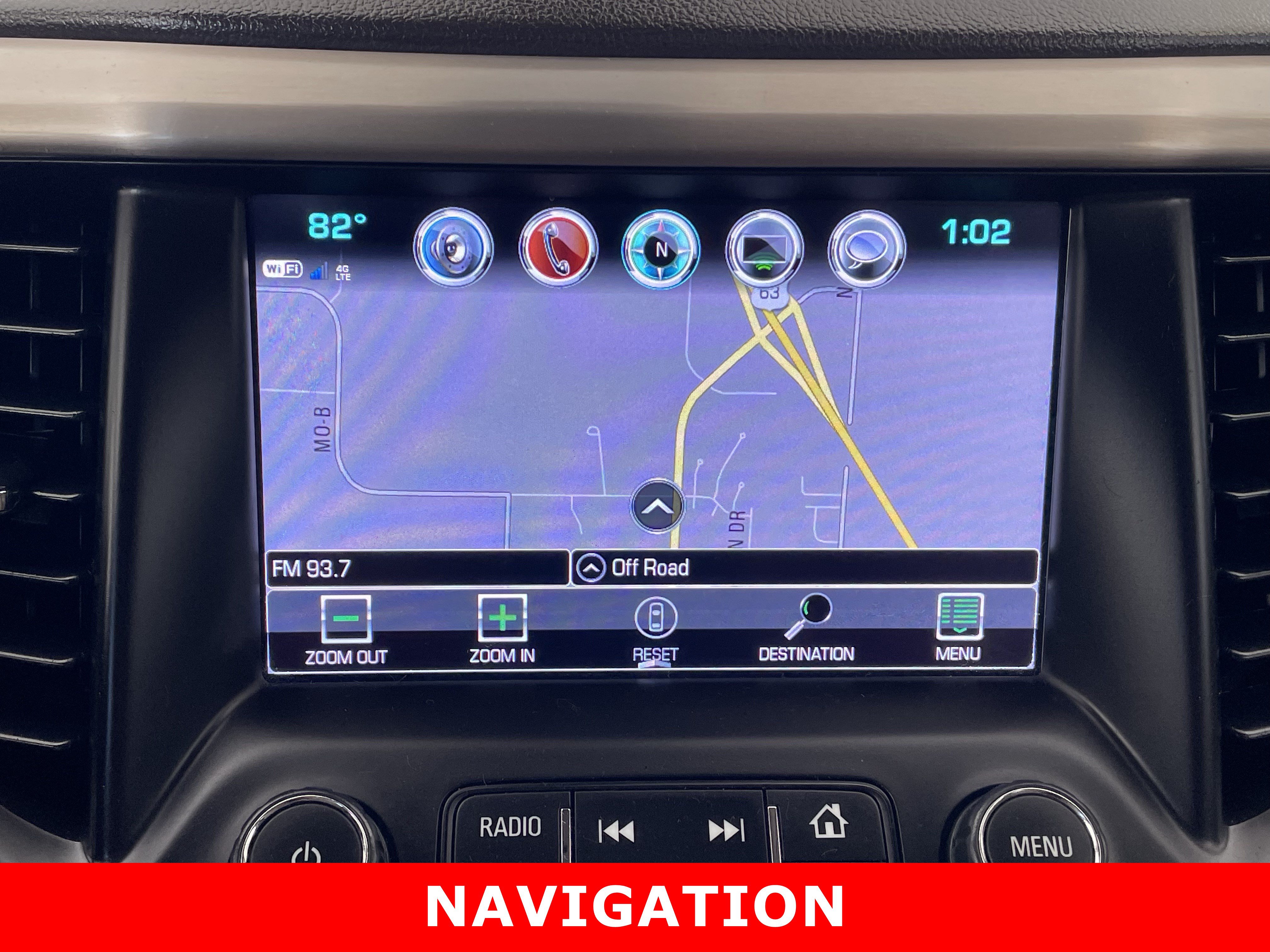 Used 2019 GMC Acadia Denali w/ Technology Package FWD image 23