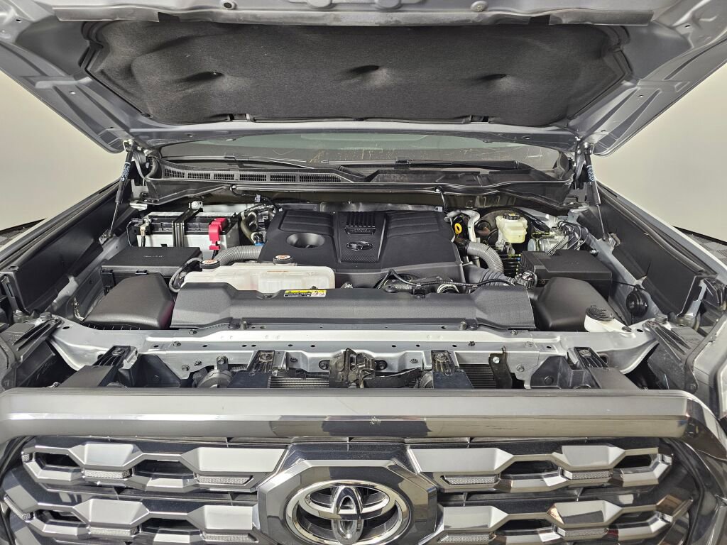 Used 2024 Toyota Tundra Platinum AWD/4WD image 9