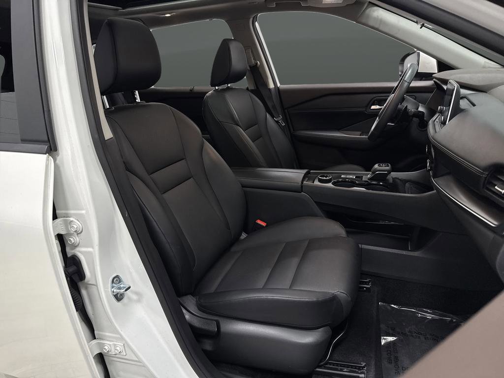 Used 2023 Nissan Rogue SV w/ SV Premium B Package image 29