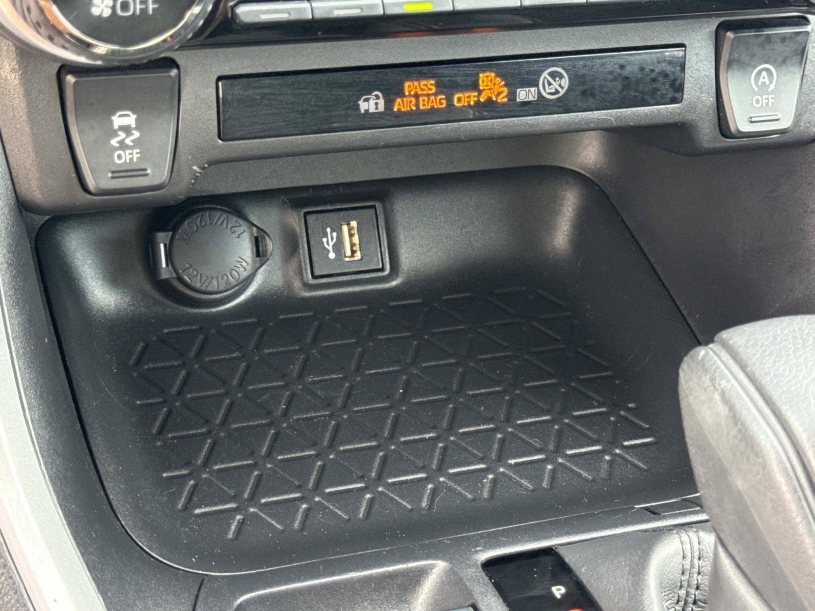 Used 2025 Toyota RAV4 XLE AWD/4WD image 26