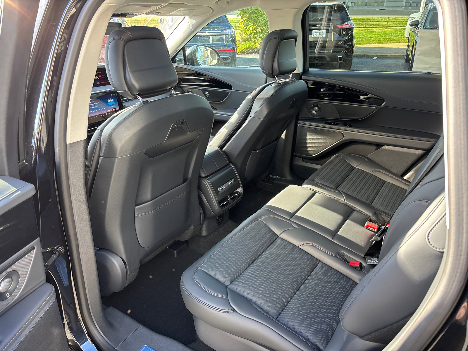 New 2026 Lincoln Nautilus Reserve w/ Jet Appearance Package image 29