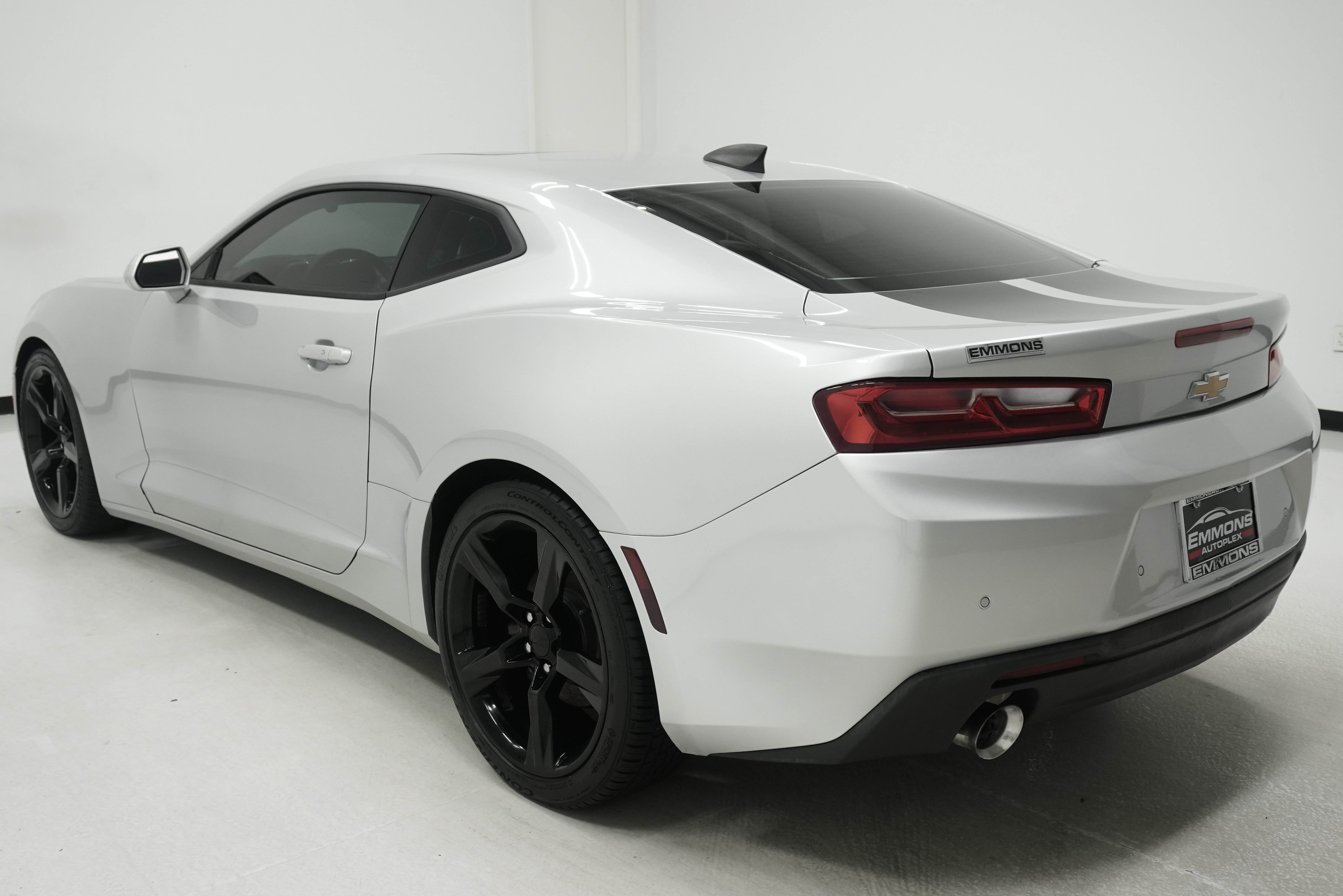 Used 2016 Chevrolet Camaro LT RWD image 6