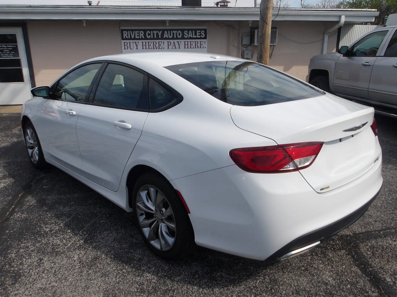 Used 2015 Chrysler 200 S FWD image 6