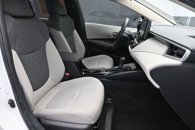 Used 2022 Toyota Corolla LE FWD image 32