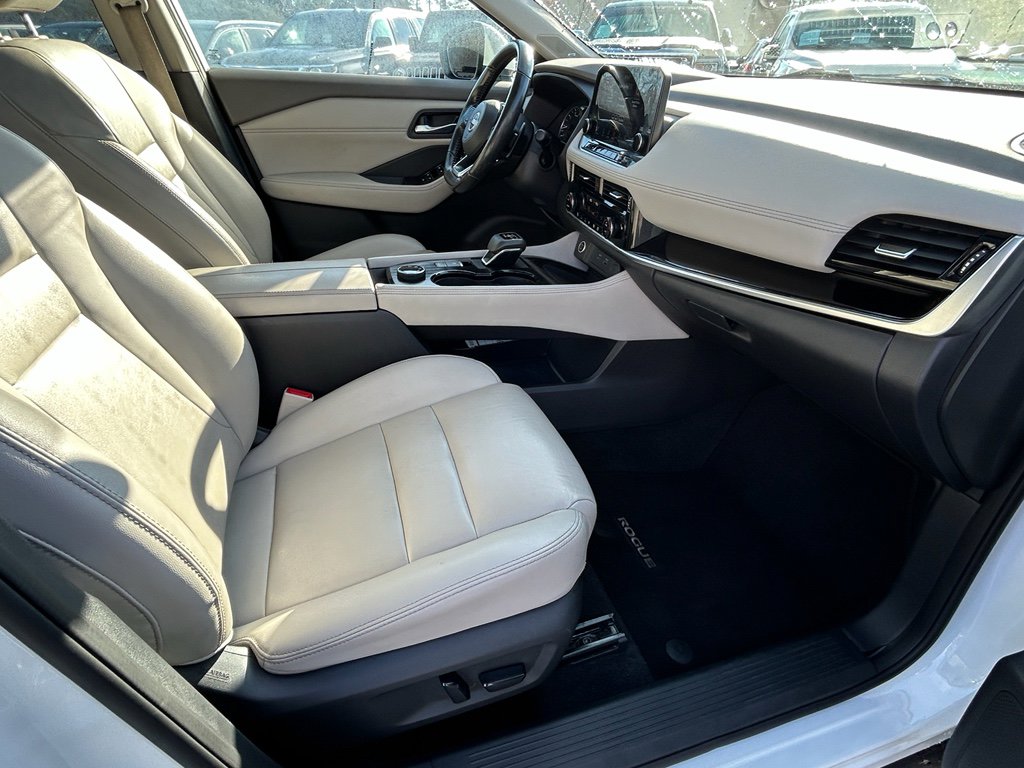 Used 2023 Nissan Rogue SL w/ SL Premium Package image 25