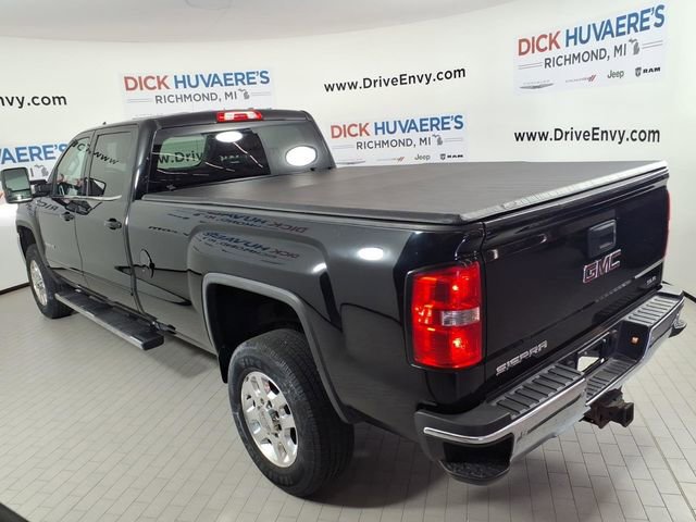 Used 2017 GMC Sierra 2500 SLE w/ HD SLE Preferred Plus Package AWD/4WD image 6
