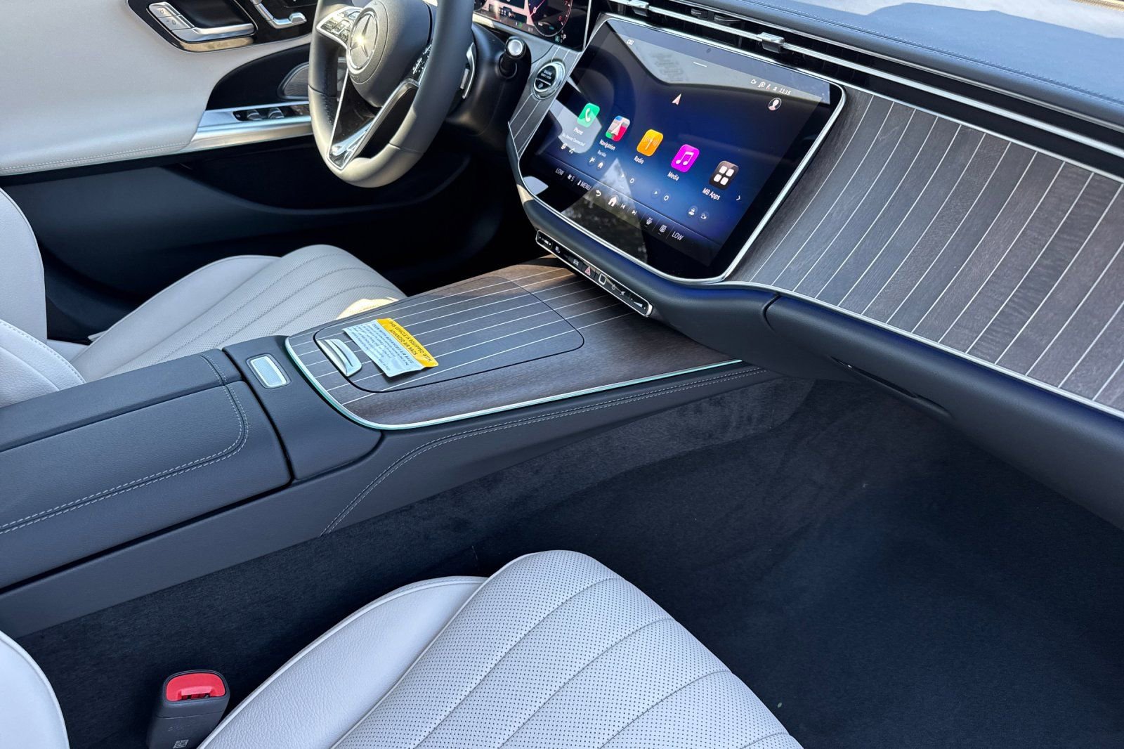 New 2026 Mercedes-Benz E 350 4MATIC Sedan image 18