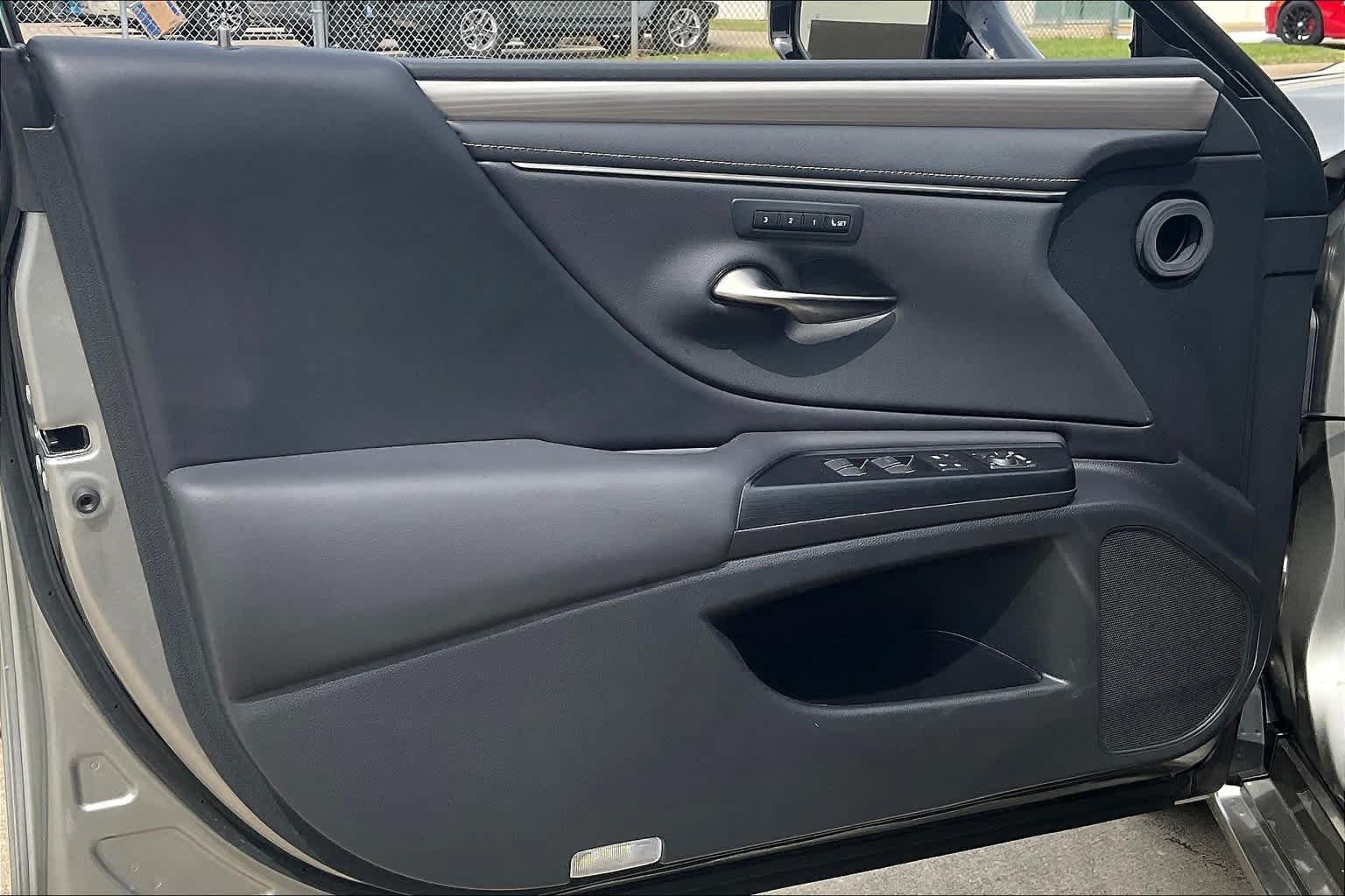 Used 2021 Lexus ES 350 F Sport w/ Accessory Package FWD image 43