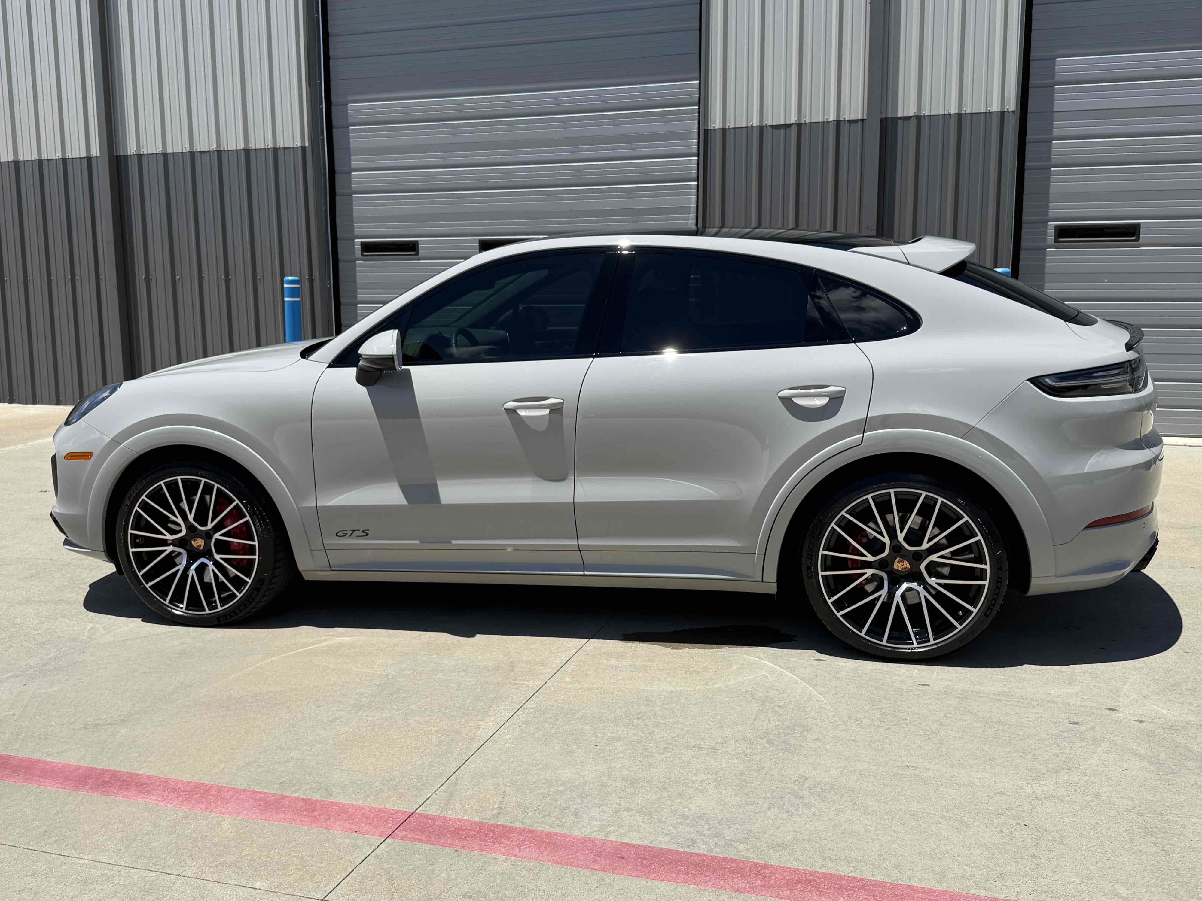 Used 2022 Porsche Cayenne GTS AWD/4WD image 91