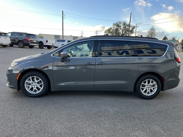 Used 2022 Chrysler Pacifica Touring-L image 12