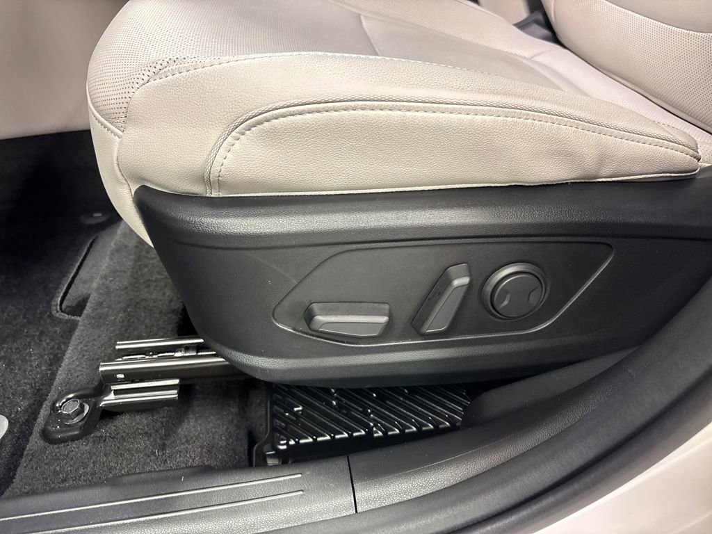 Used 2026 Hyundai Tucson Limited image 26