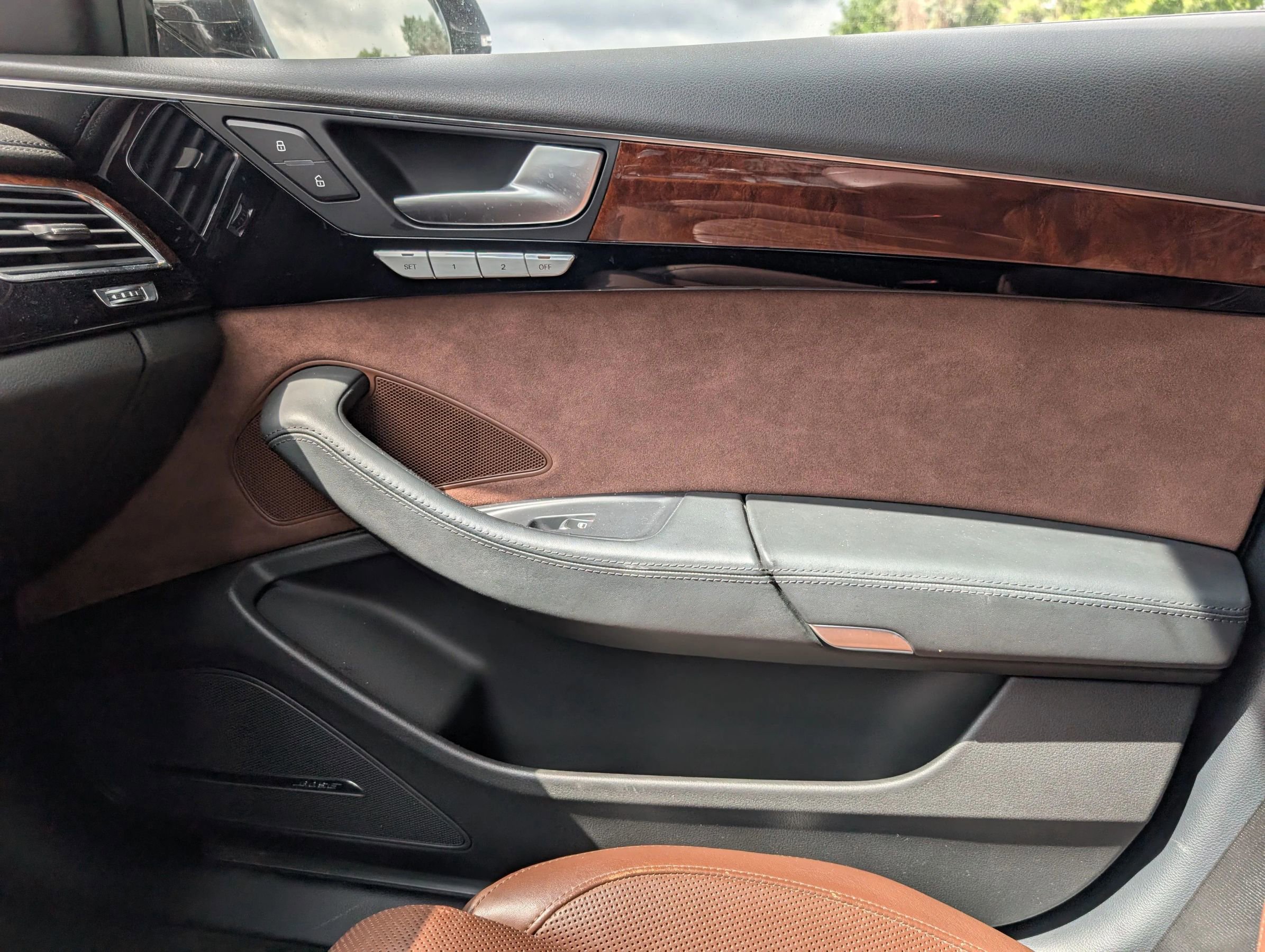 Used 2014 Audi A8 L TDI w/ Premium Package image 31