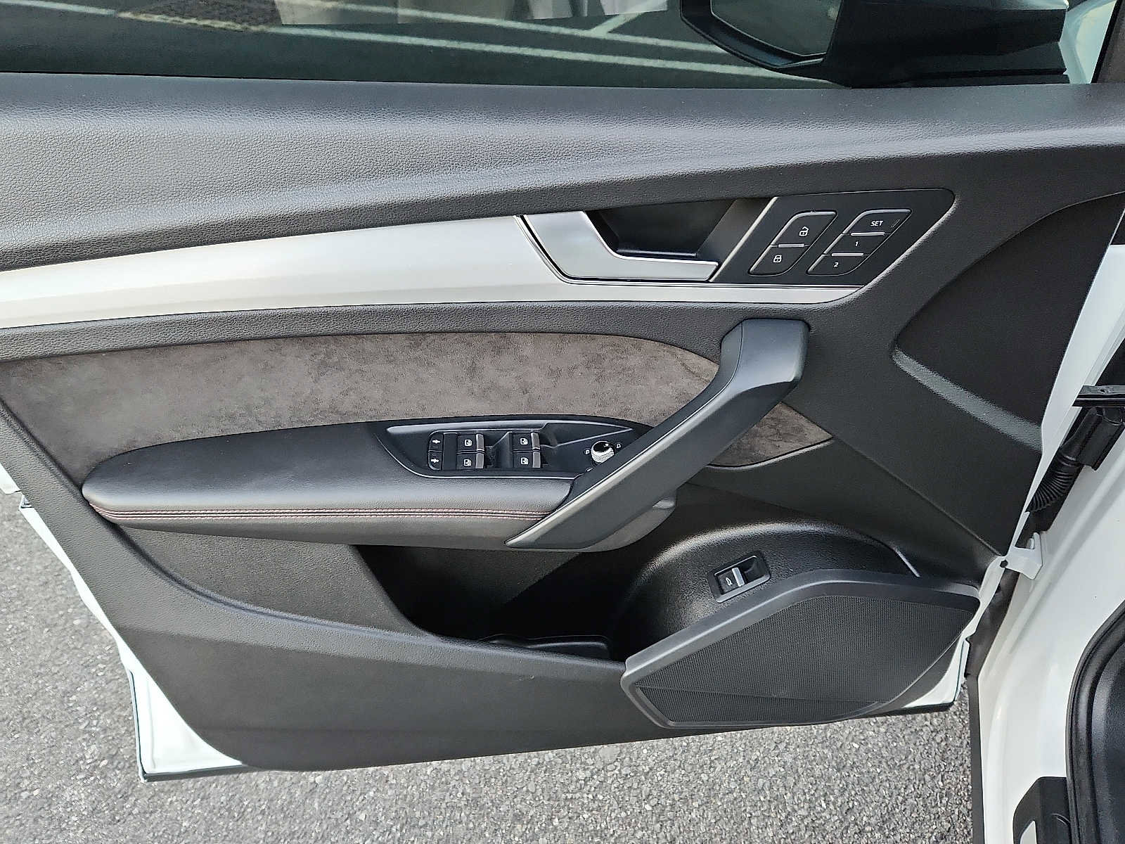 Used 2020 Audi SQ5 Premium Plus w/ Premium Plus Package image 12