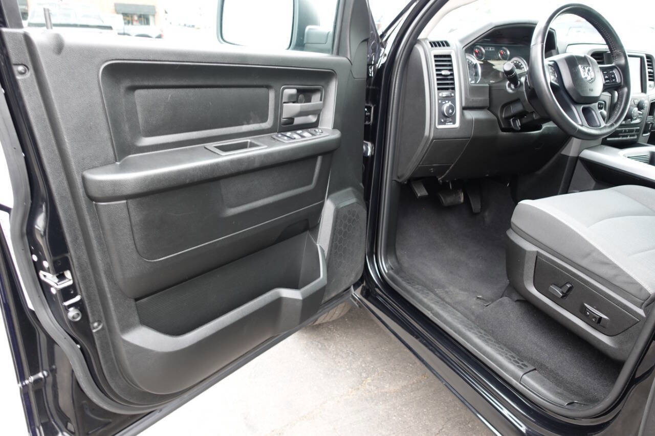 Used 2023 RAM 1500 Express w/ Wheel & Sound Group AWD/4WD image 15