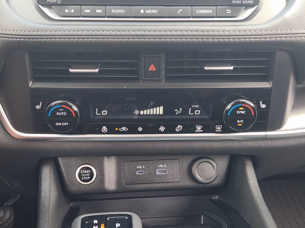 Used 2023 Nissan Rogue SV w/ SV Premium B Package FWD image 14