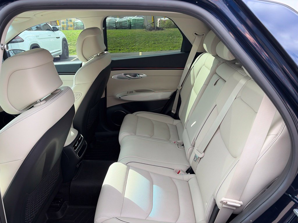 Used 2026 Genesis GV70 2.5T Advanced AWD/4WD image 19