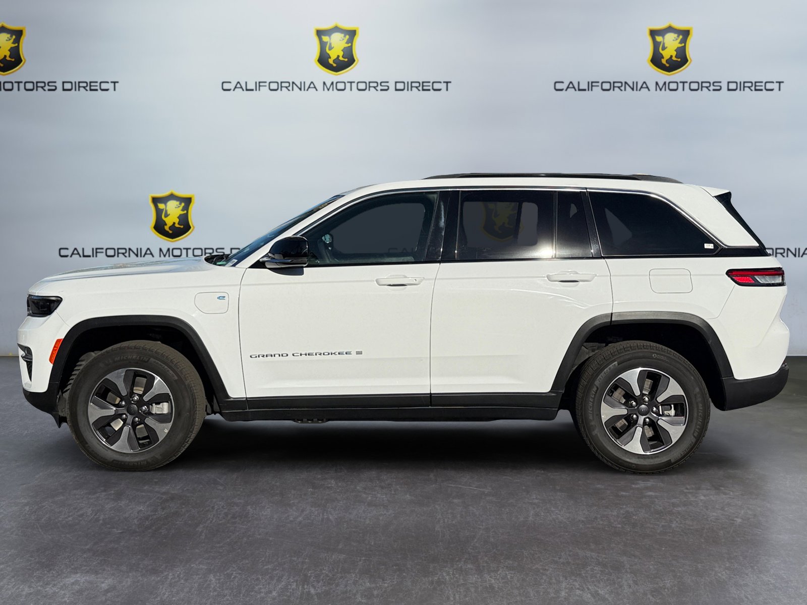 Used 2024 Jeep Grand Cherokee Limited 4xe image 2