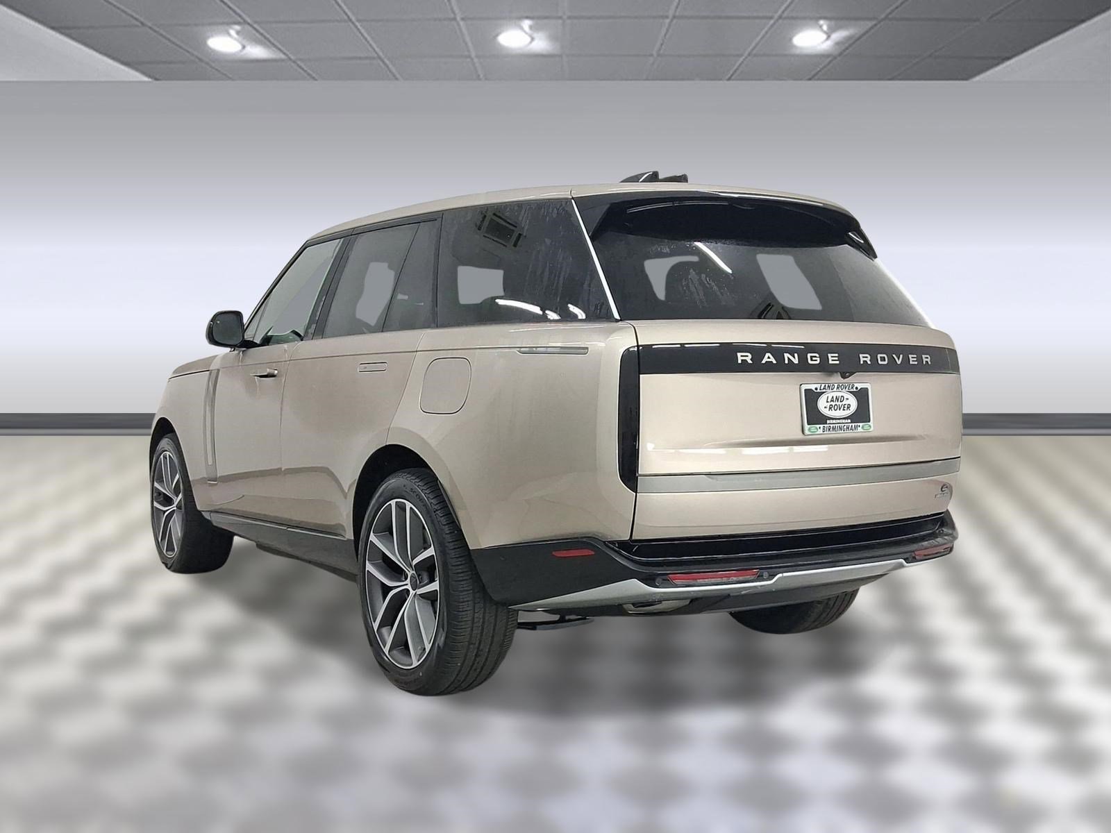 New 2026 Land Rover Range Rover SE image 3