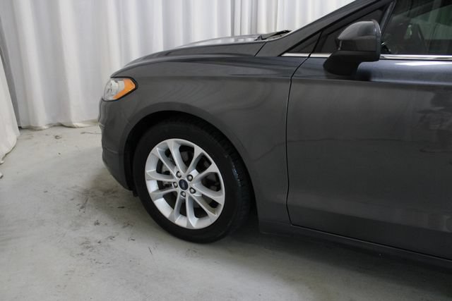 Used 2020 Ford Fusion SE FWD image 30
