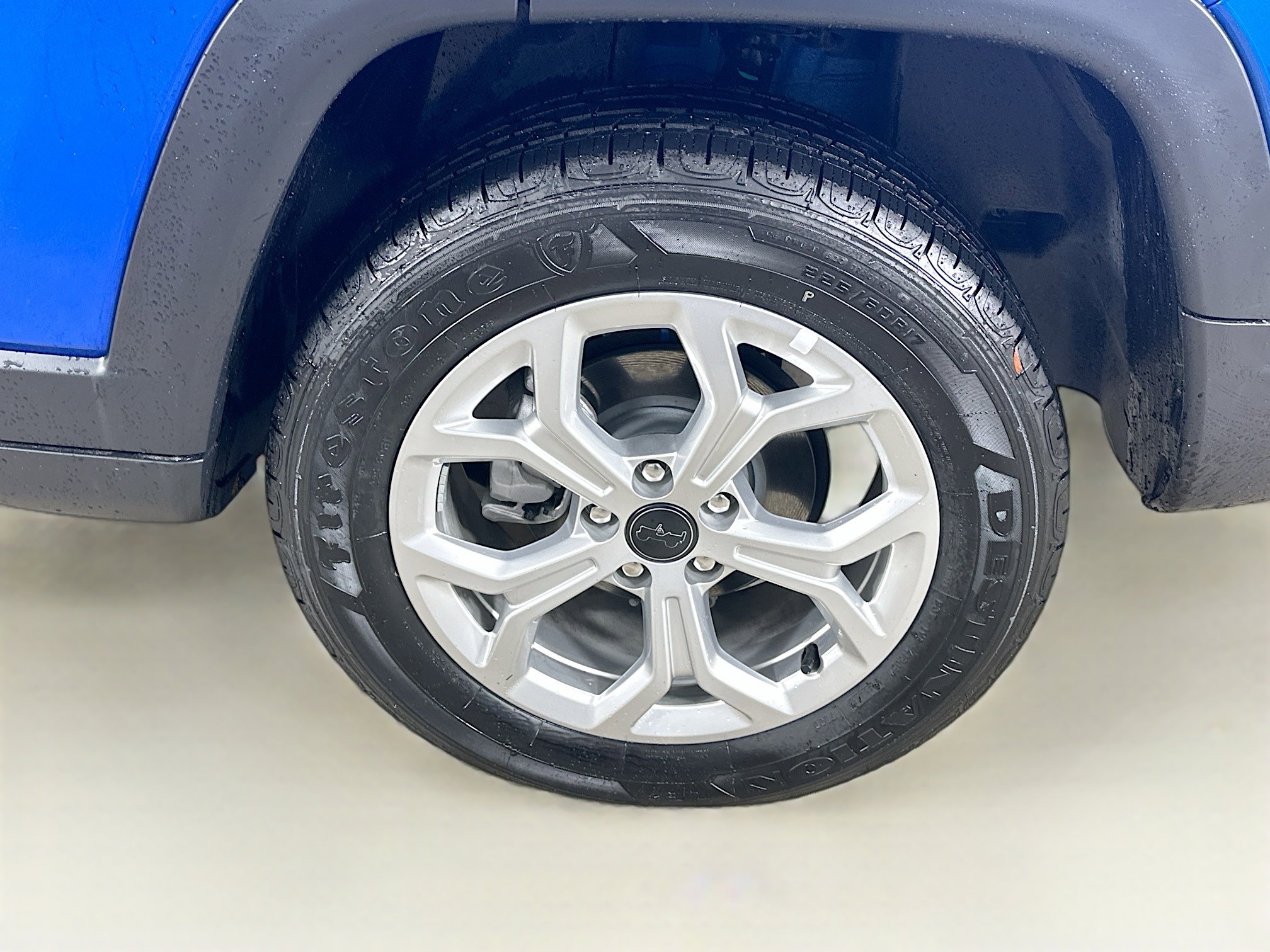 Certified 2025 Jeep Compass Sport image 36