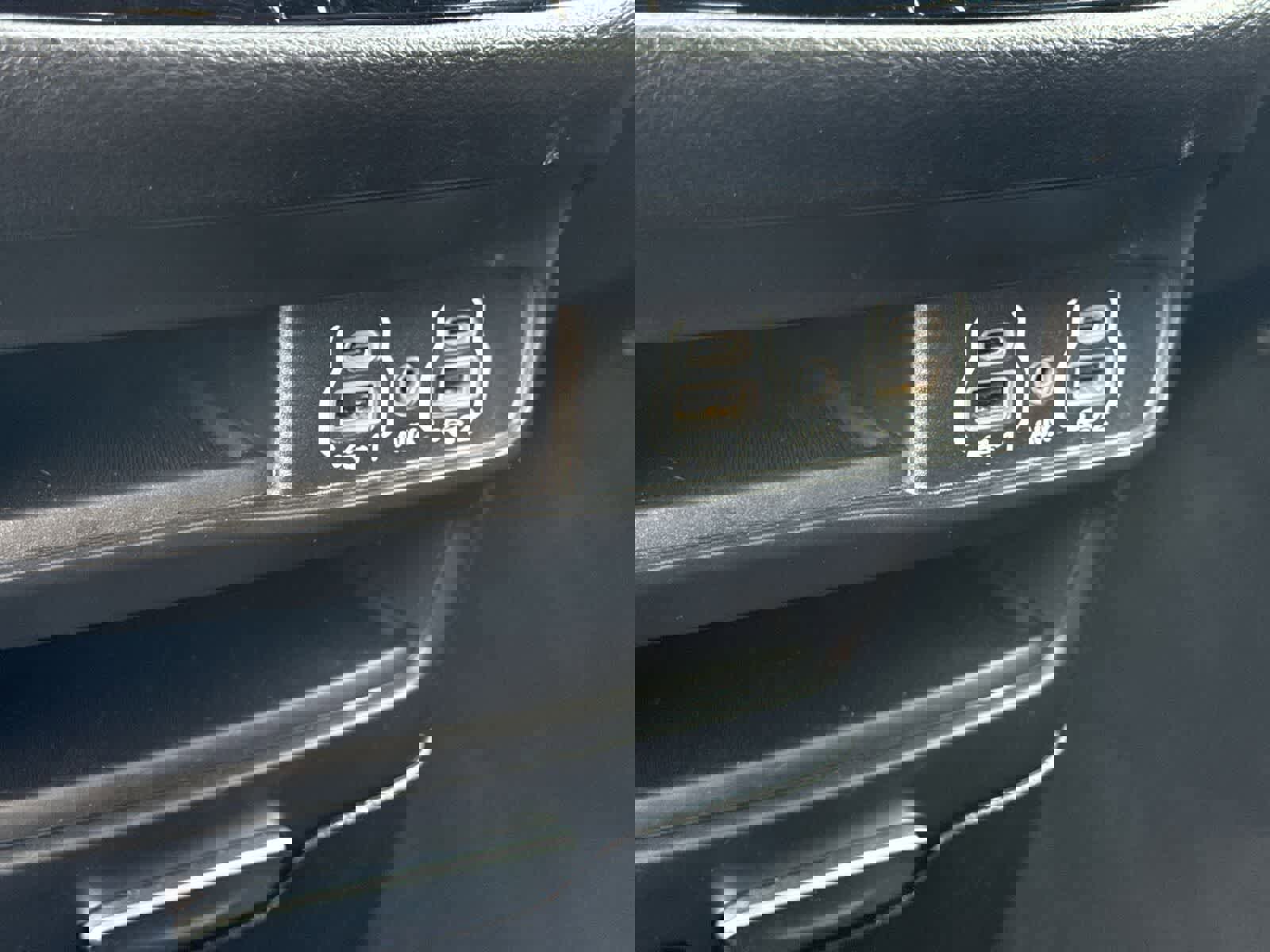 Used 2025 Chrysler Pacifica Select FWD image 23