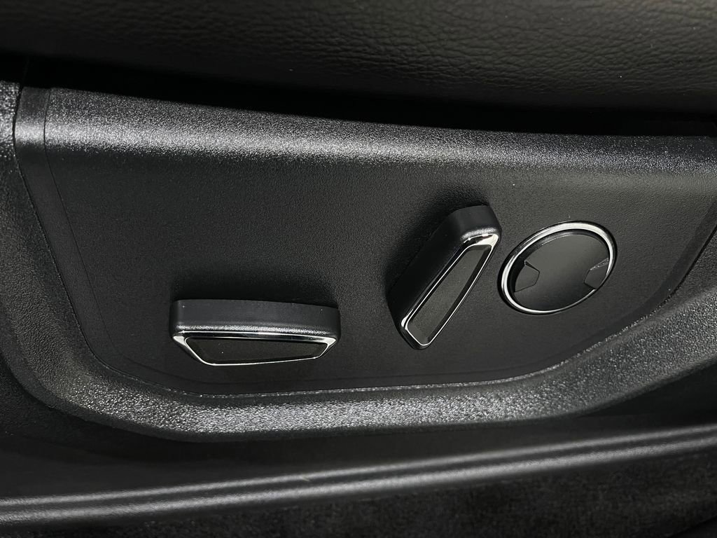 Used 2018 Ford F150 Lariat w/ Equipment Group 502A Luxury image 17