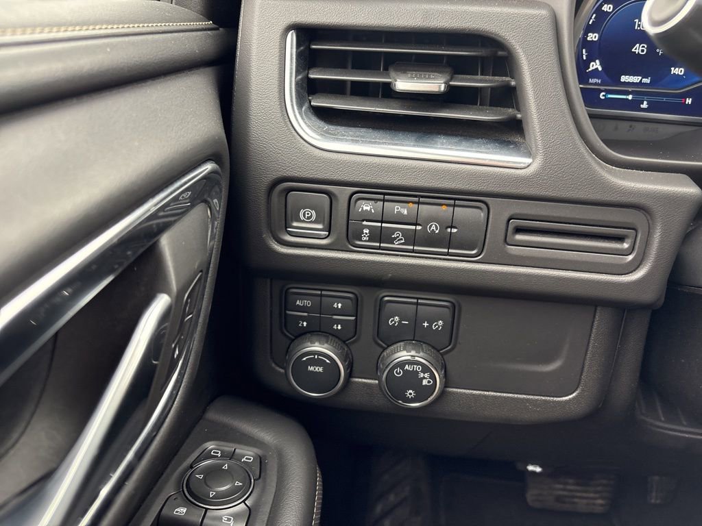 Used 2023 Chevrolet Suburban Premier image 53