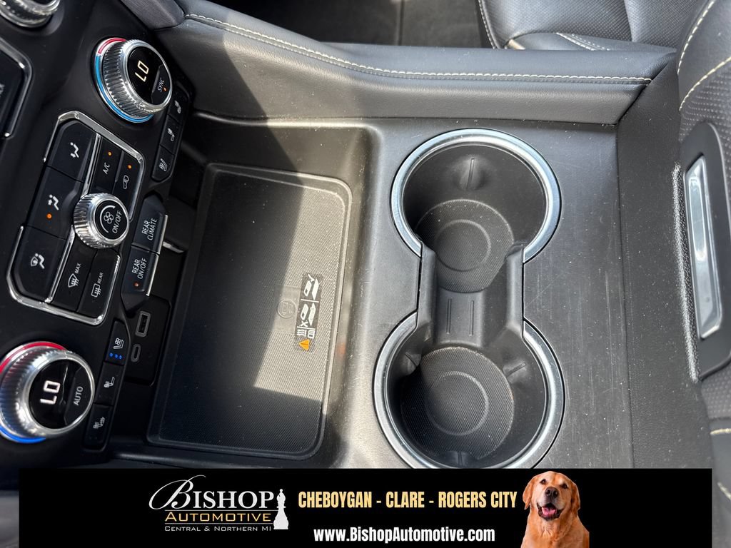 Used 2024 GMC Yukon XL SLT AWD/4WD image 6