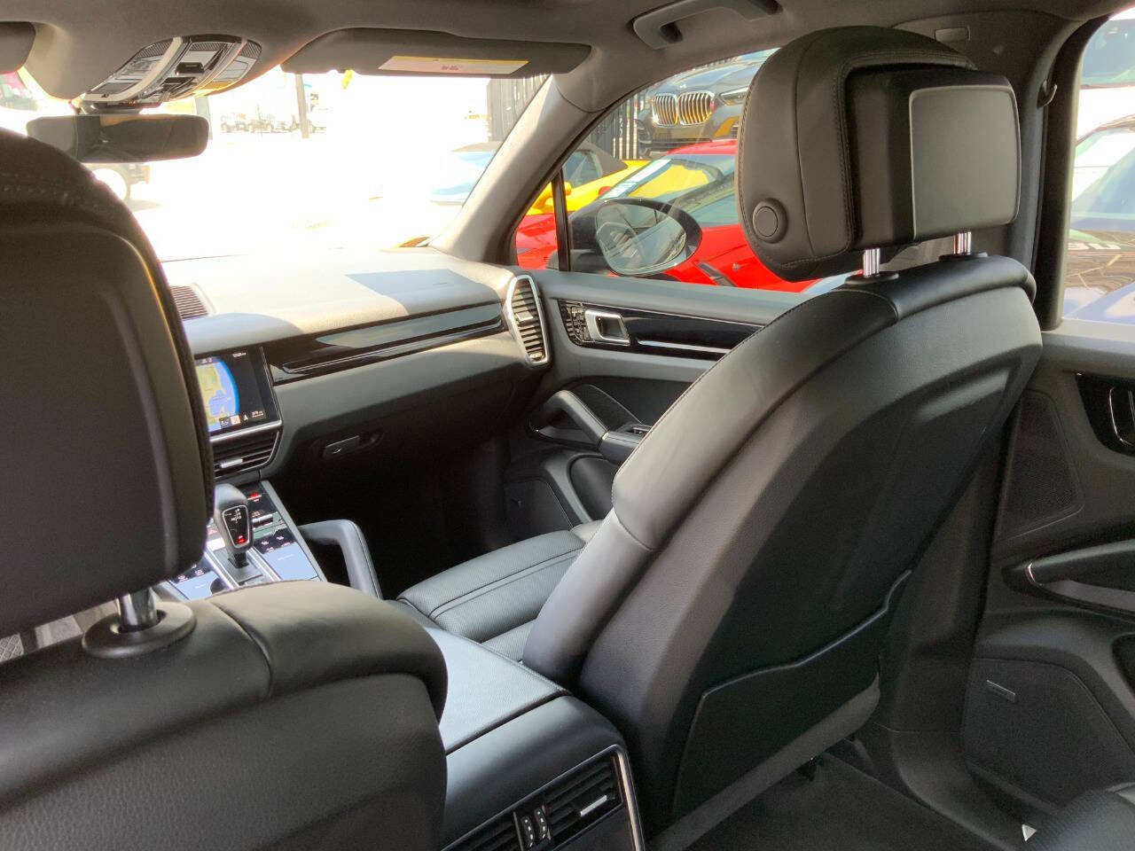 Used 2019 Porsche Cayenne AWD/4WD image 22