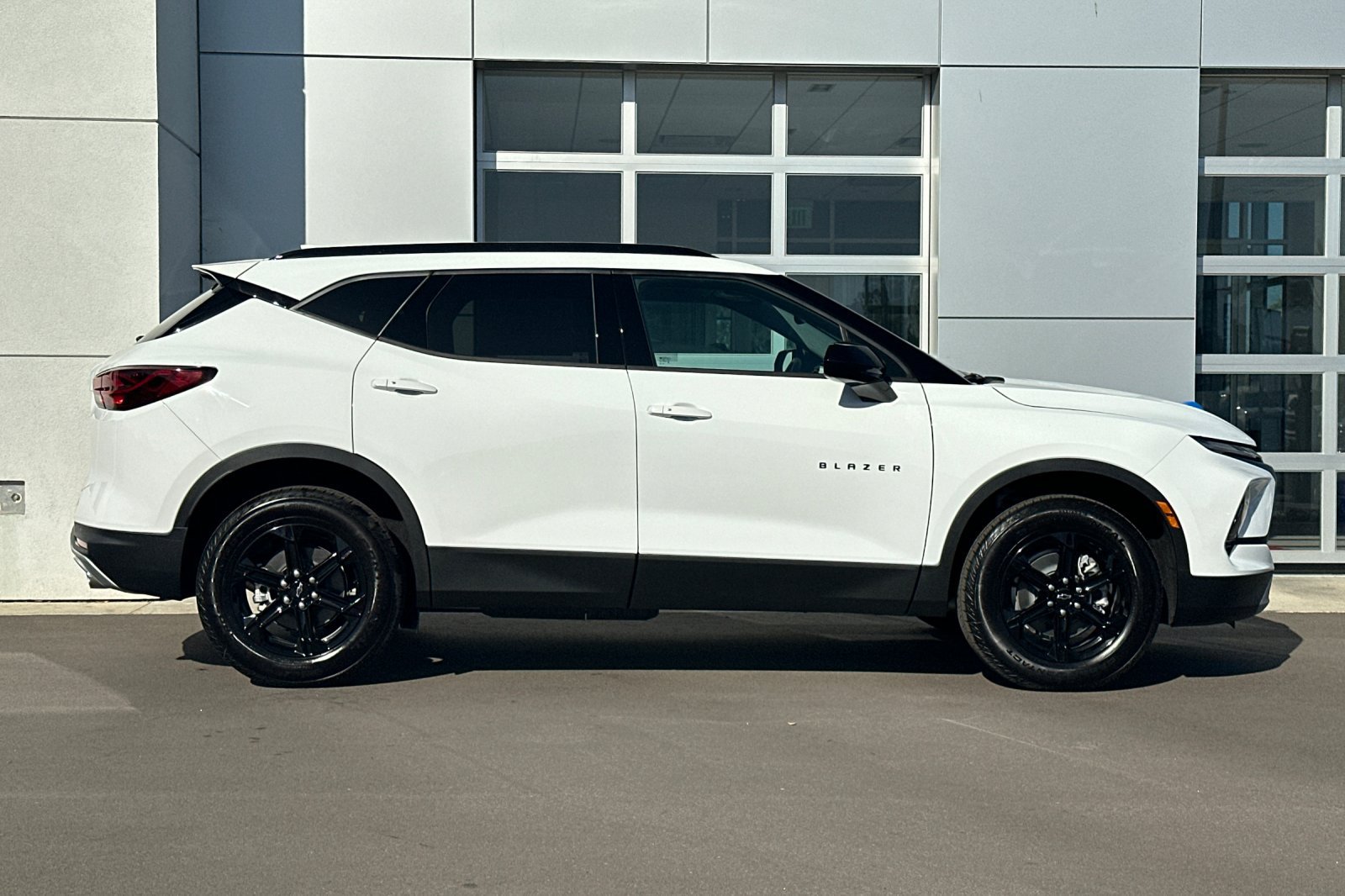 New 2026 Chevrolet Blazer LT w/ Convenience Package FWD image 3
