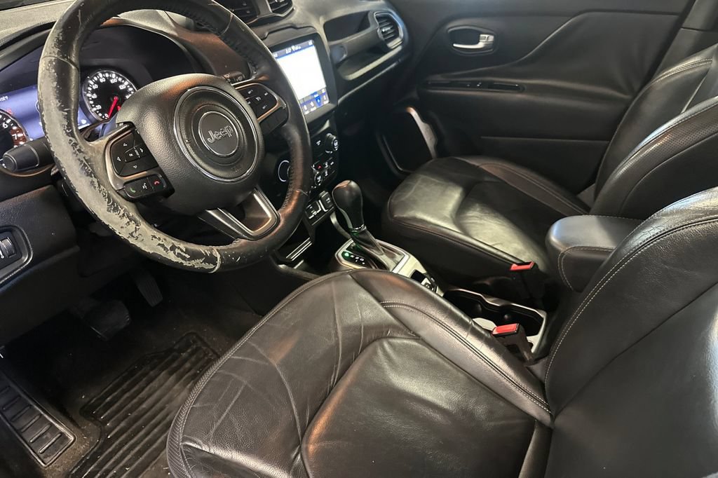 Used 2019 Jeep Renegade Limited w/ UConnect 8.4 Nav Group FWD image 10