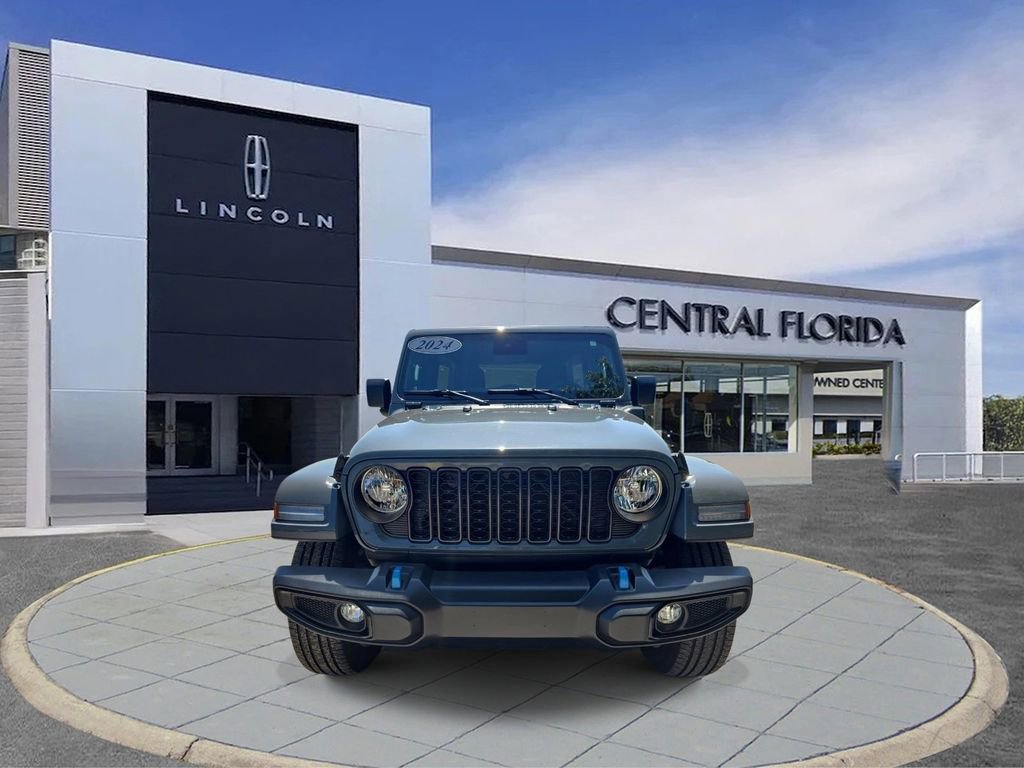 Used 2024 Jeep Wrangler Unlimited w/ Convenience Group AWD/4WD image 9