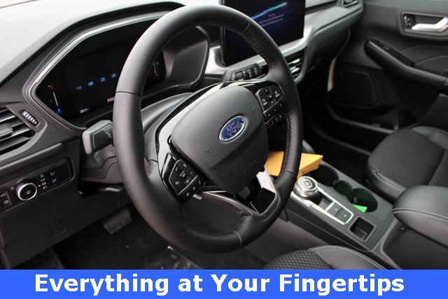 New 2026 Ford Escape SE image 2