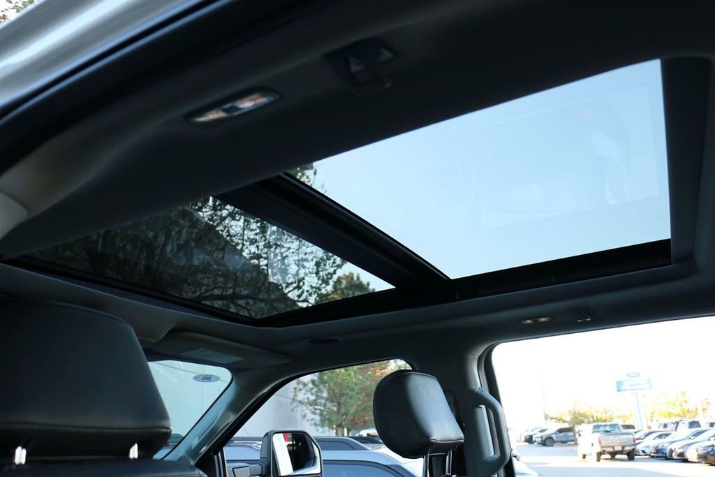 New 2026 Ford F250 Lariat w/ Black Appearance Package image 25