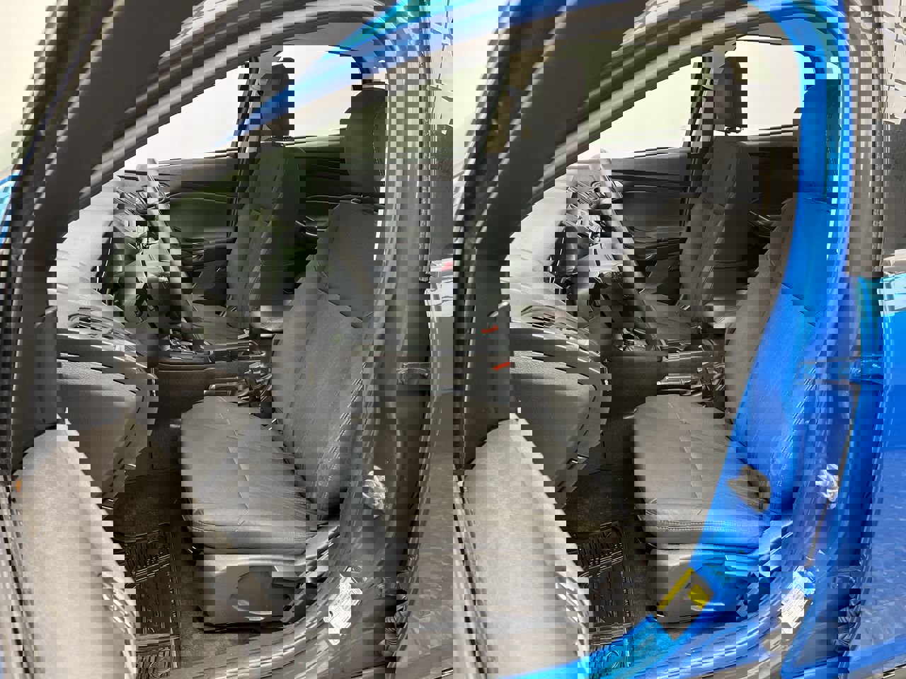 Used 2015 Ford Focus SE w/ SE Cold Weather Package image 9