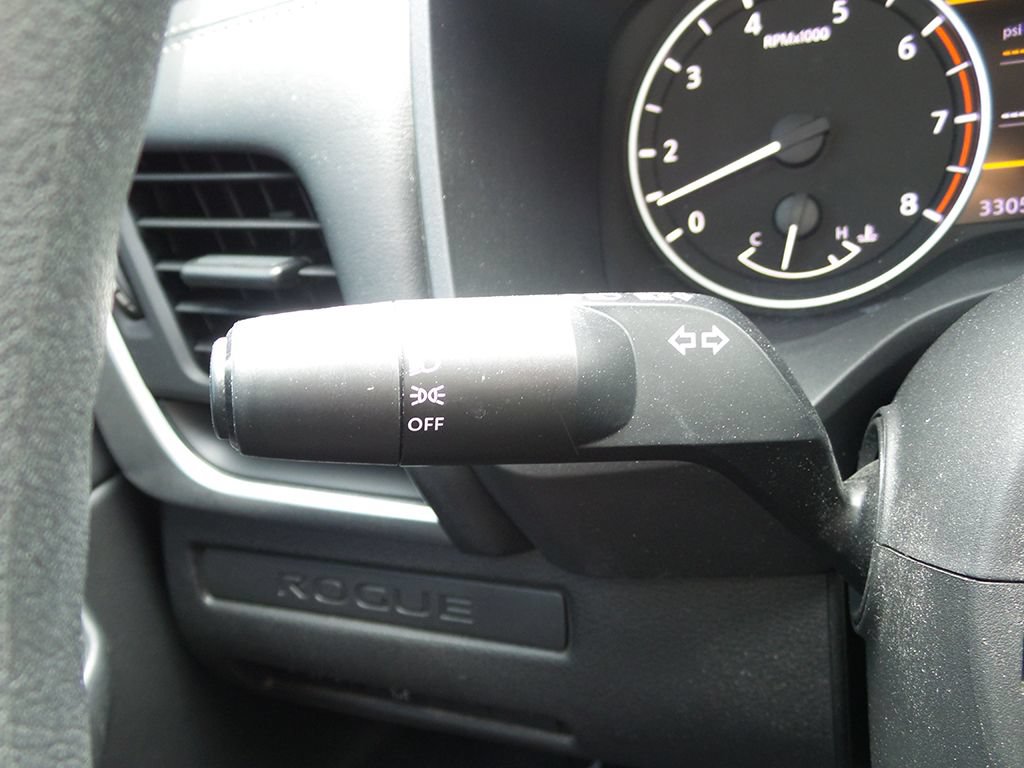 Used 2024 Nissan Rogue S FWD image 39