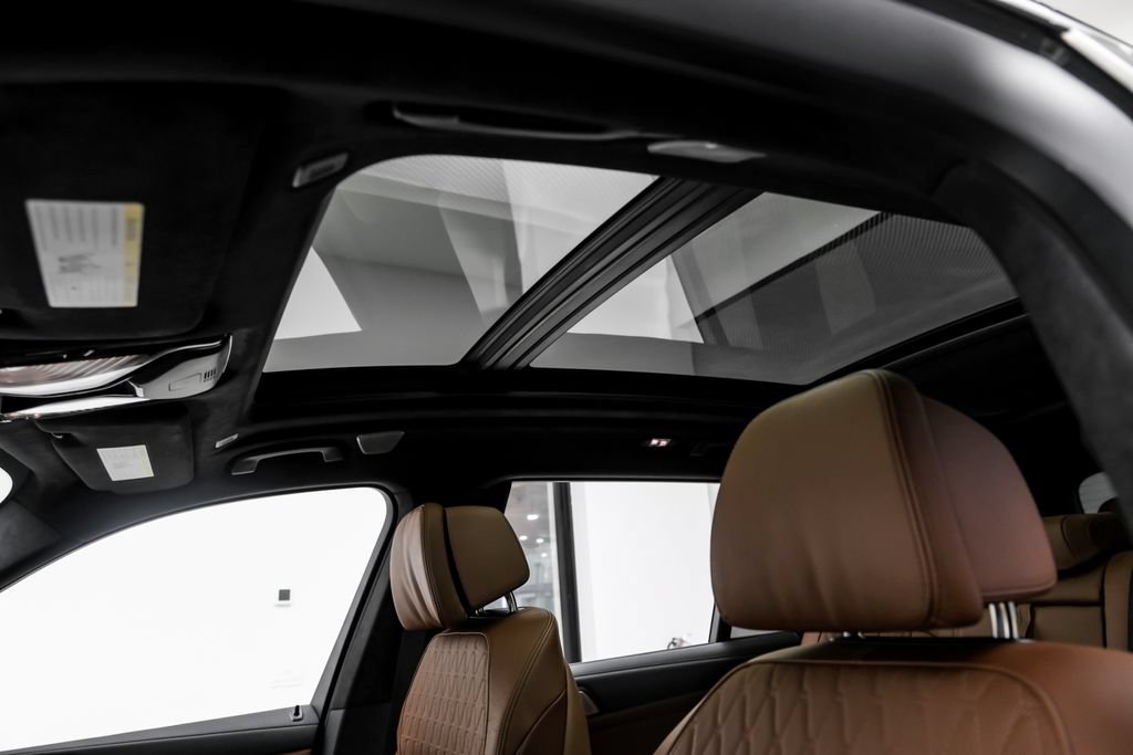 Used 2025 BMW ALPINA XB7 AWD/4WD image 11