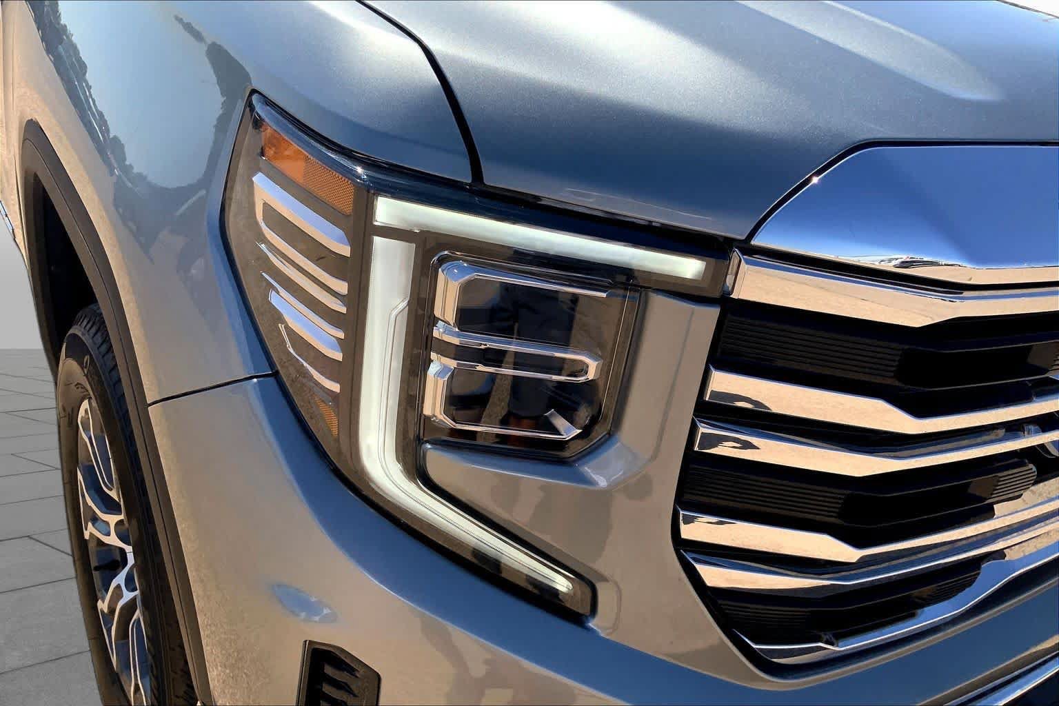 Used 2026 GMC Sierra 1500 SLT AWD/4WD image 36