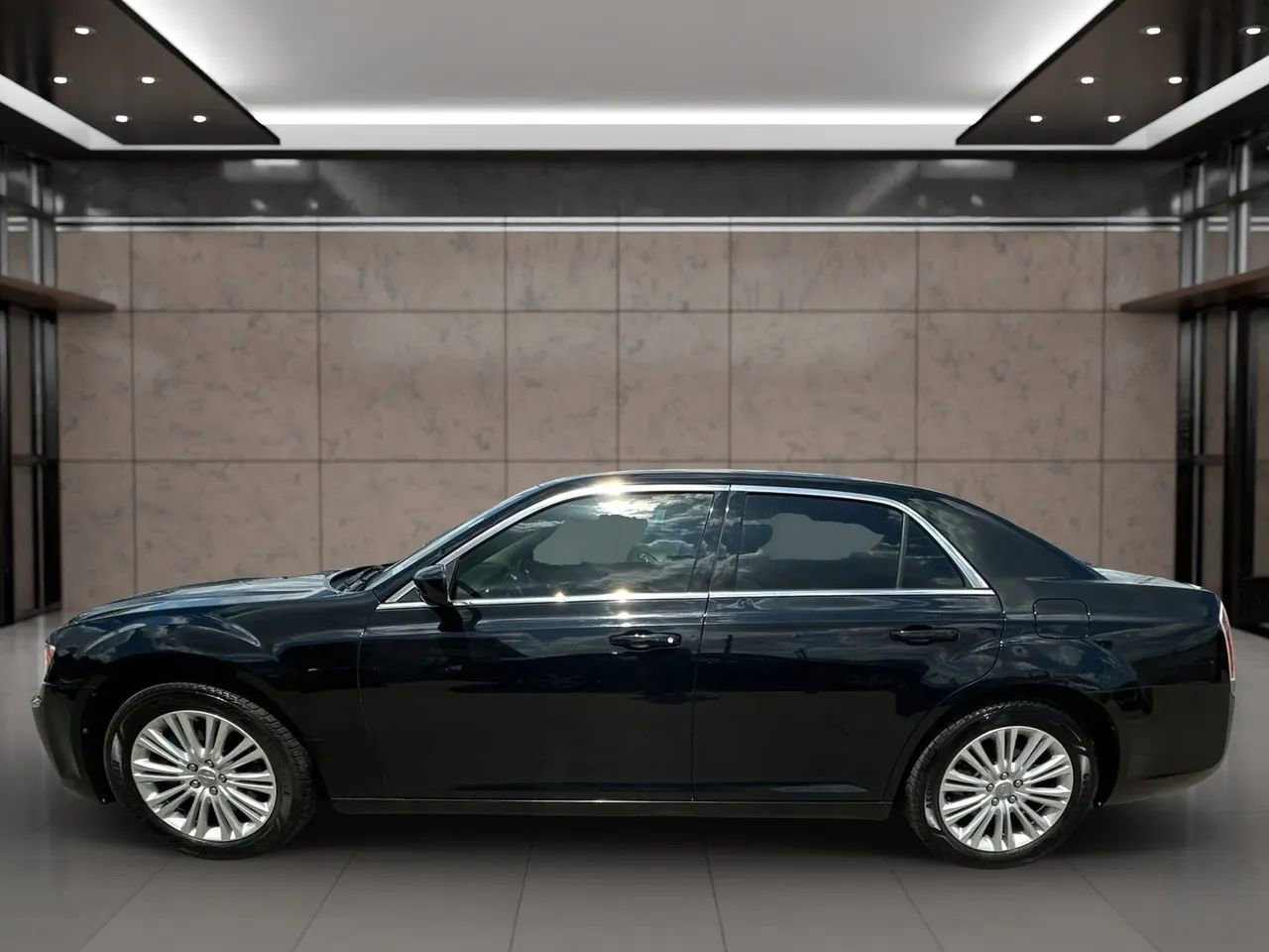 Used 2014 Chrysler 300 AWD image 7