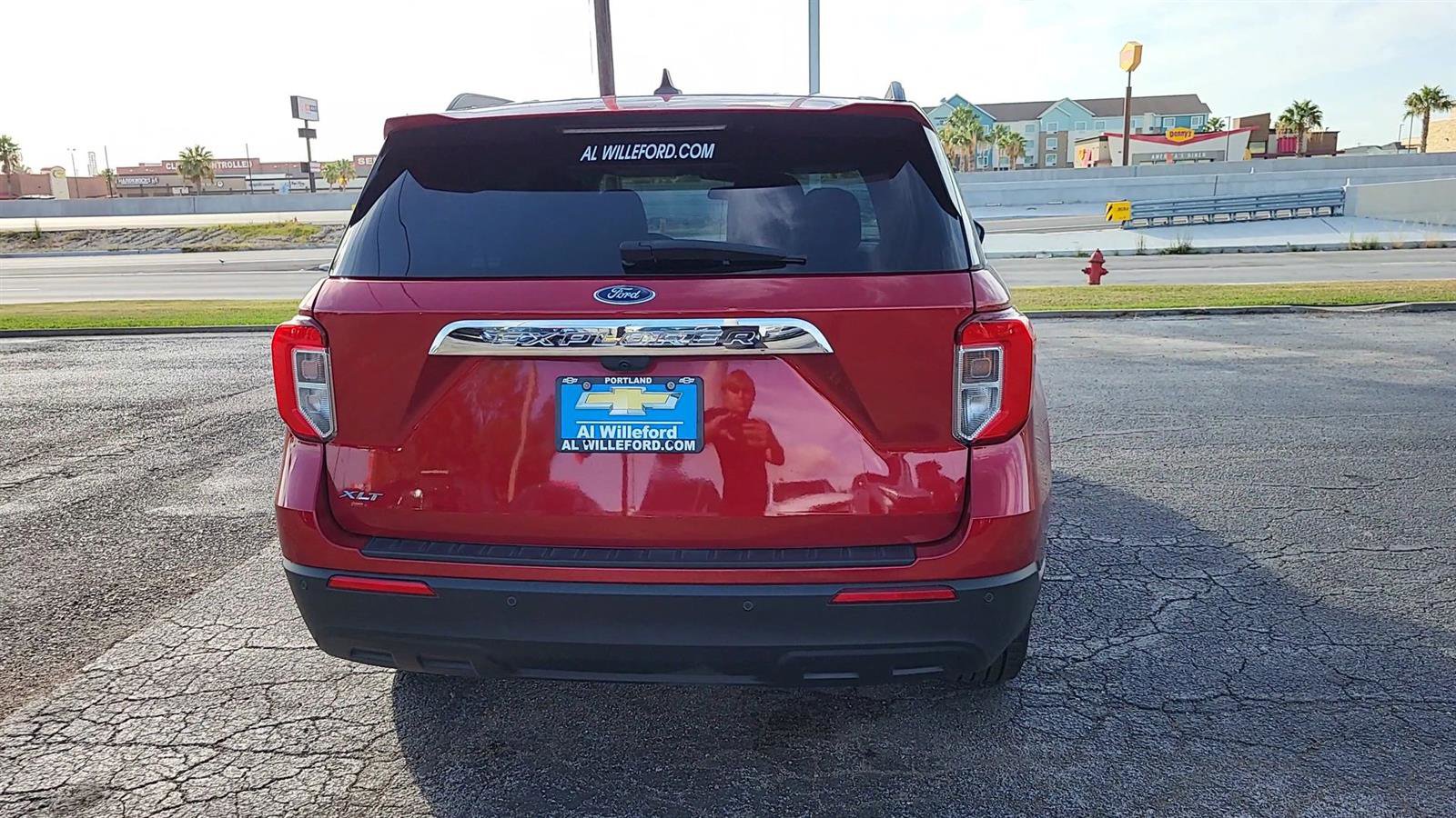 Used 2023 Ford Explorer XLT image 7