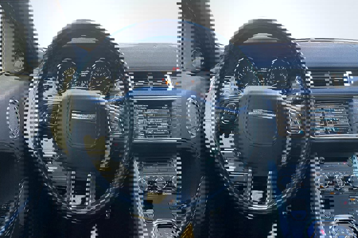 Used 2014 Land Rover Range Rover Evoque Dynamic image 5