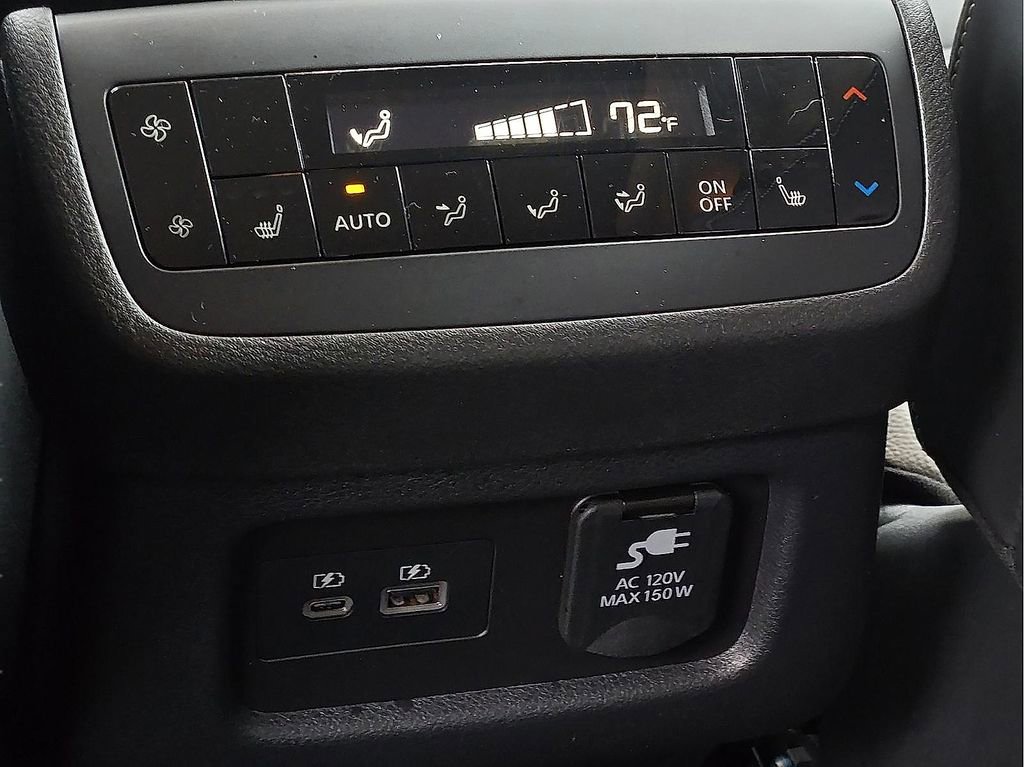 Used 2025 Nissan Pathfinder Platinum AWD/4WD image 11